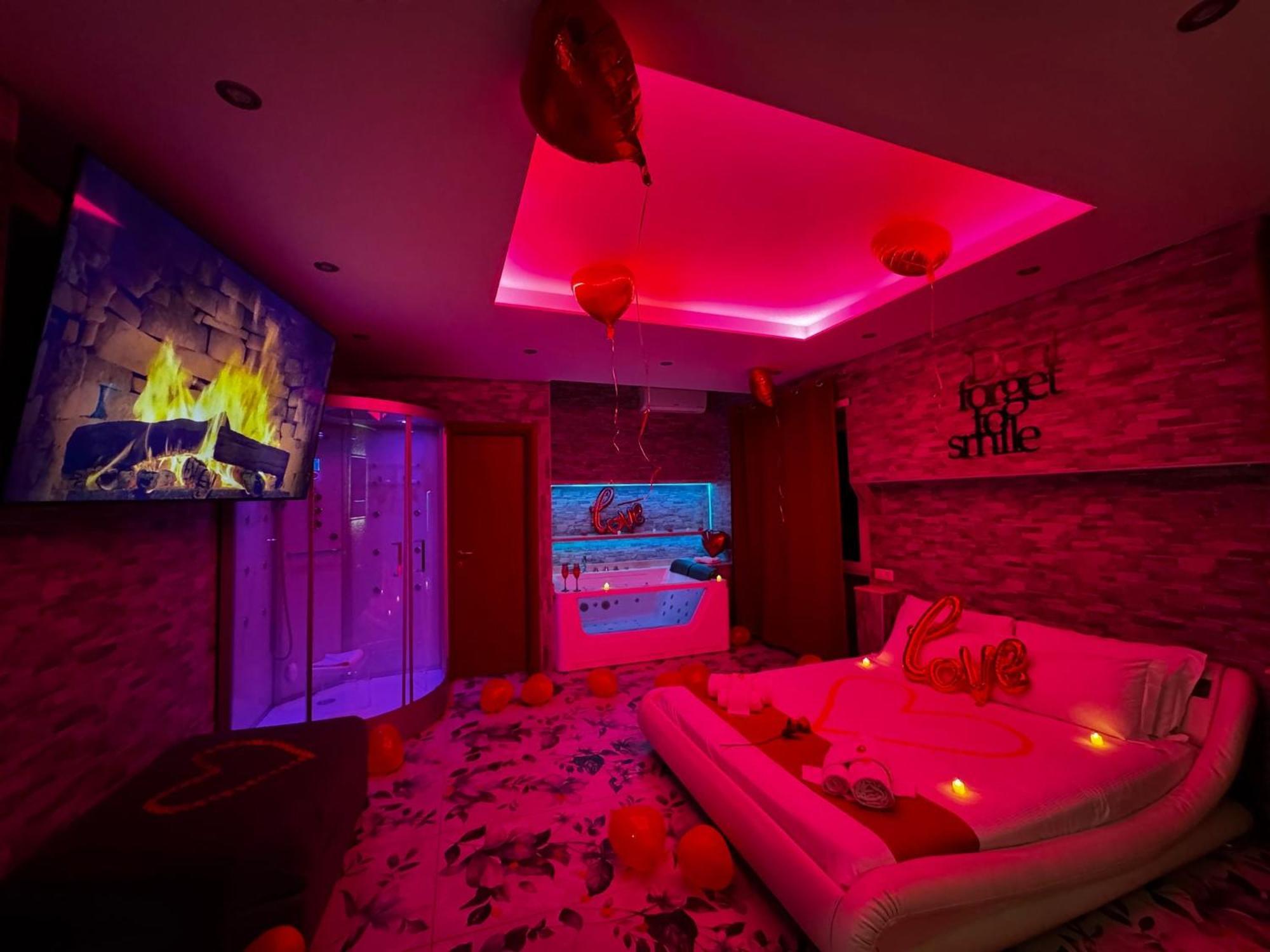 King Suite Spa Bath